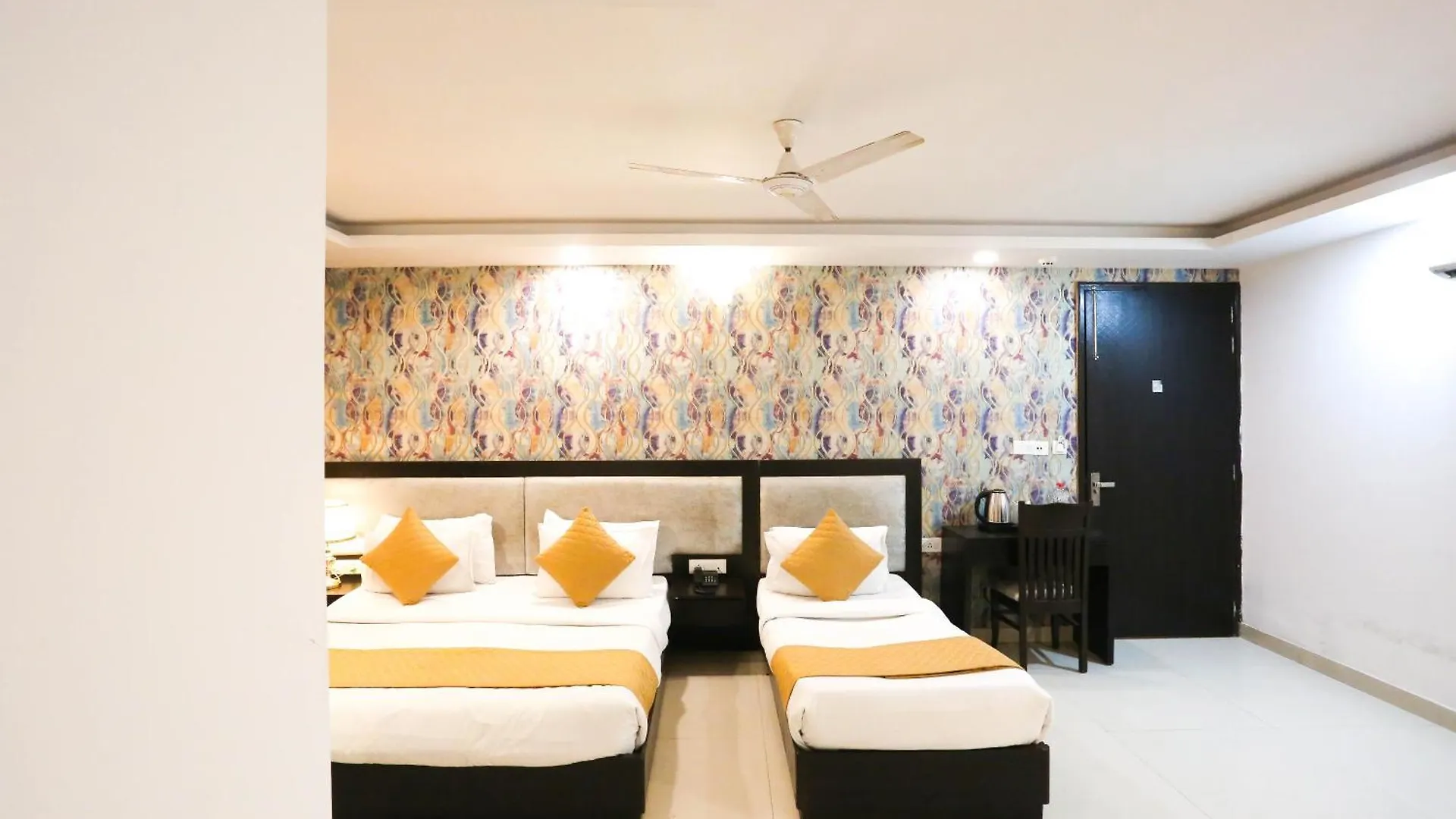 Hotel Aashiyana New Delhi 3*,