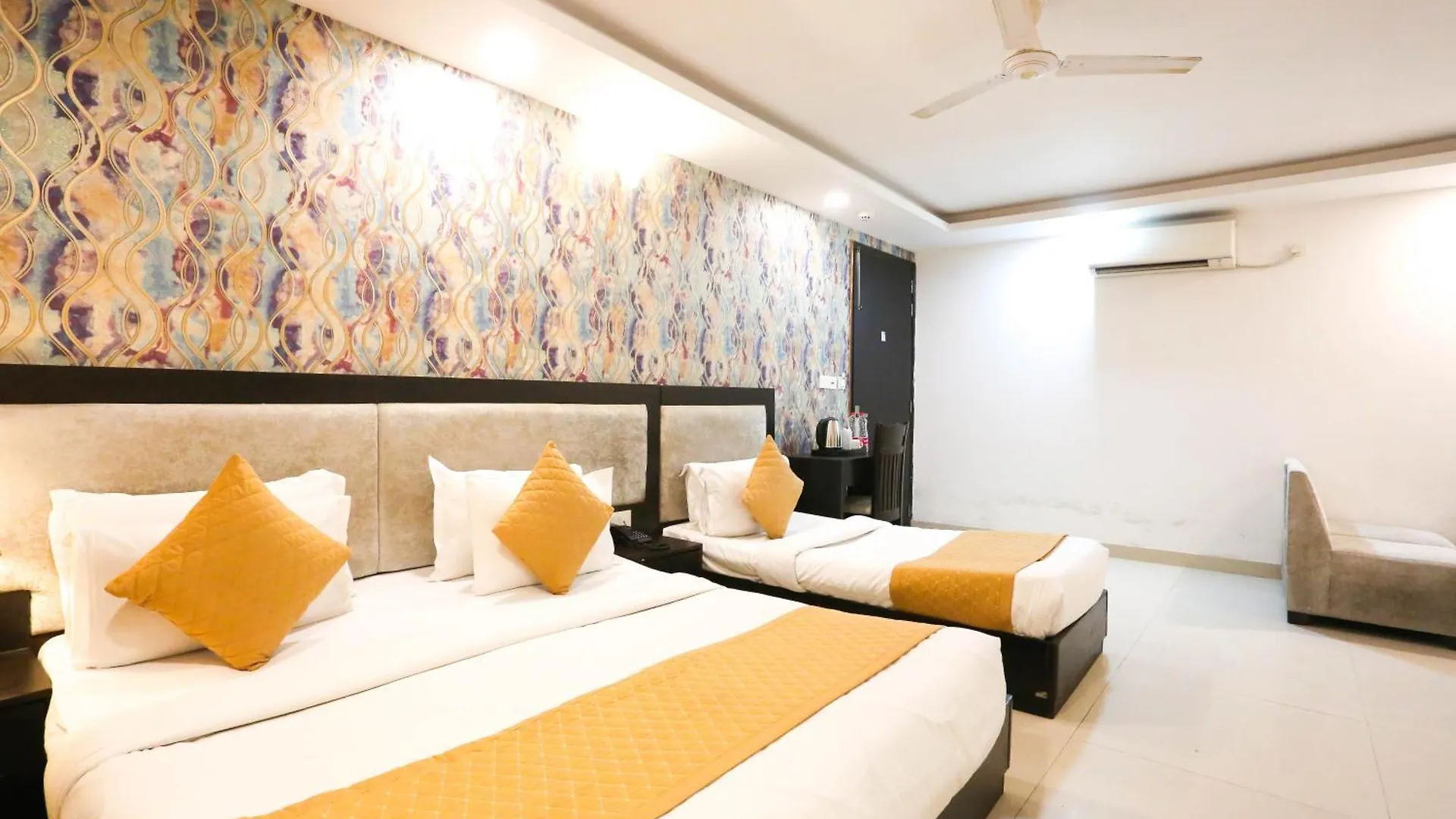 Hotel Aashiyana New Delhi 3*,