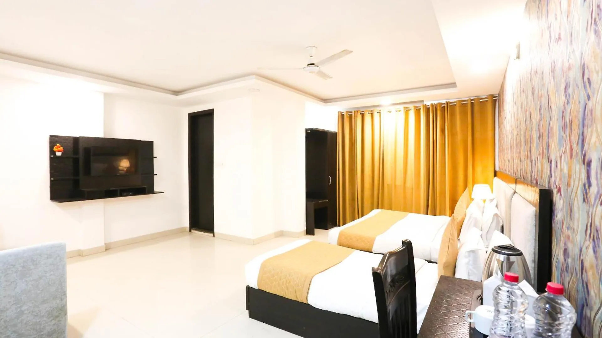 ***  Hotel Aashiyana New Delhi India