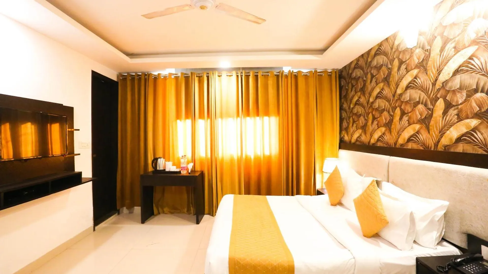***  Hotel Aashiyana New Delhi India