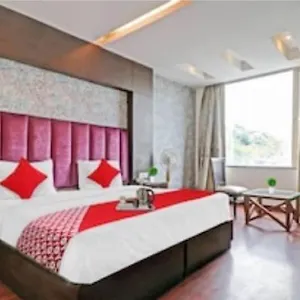 Hotel O The Glory, New Delhi