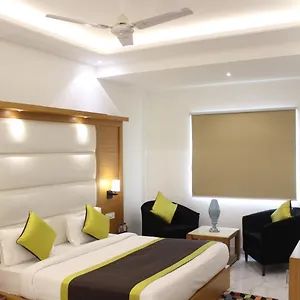 Aero Star Near Delhi Airport *** Neu-Delhi